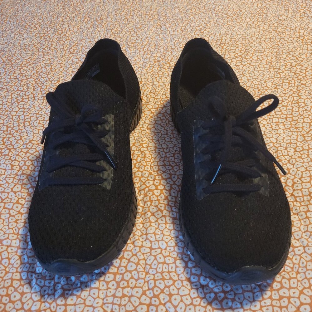 Black Skechers